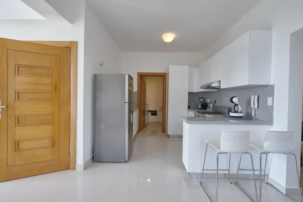 Escape Apartments, Balcony, Pool & Gym In La Julia Santo Domingo República Dominicana