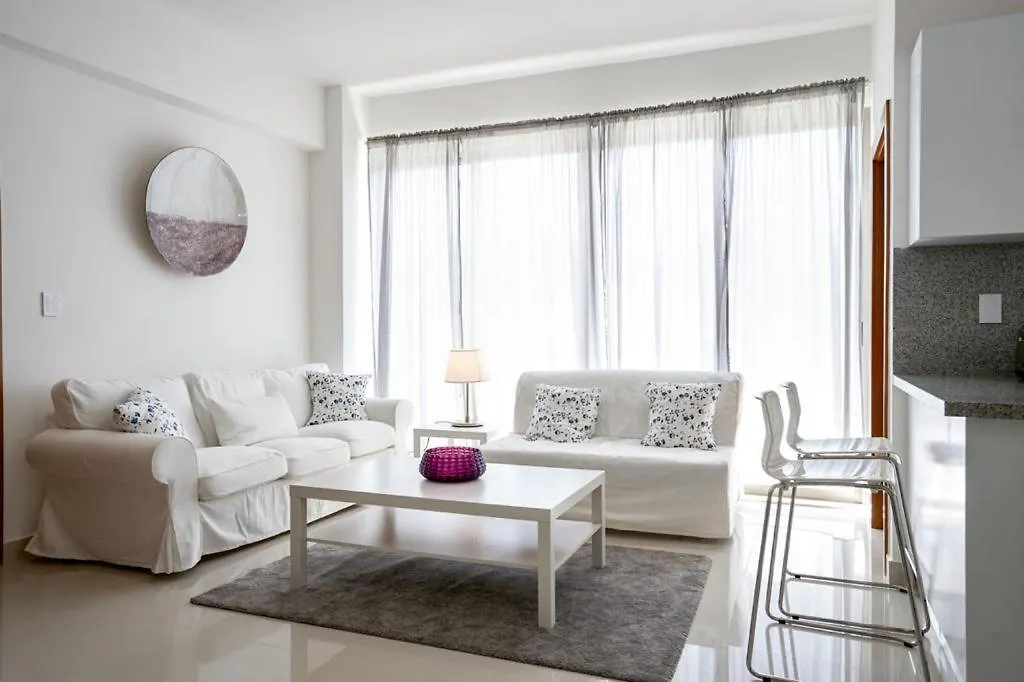 Escape Apartments, Balcony, Pool & Gym In La Julia Santo Domingo Apartamento
