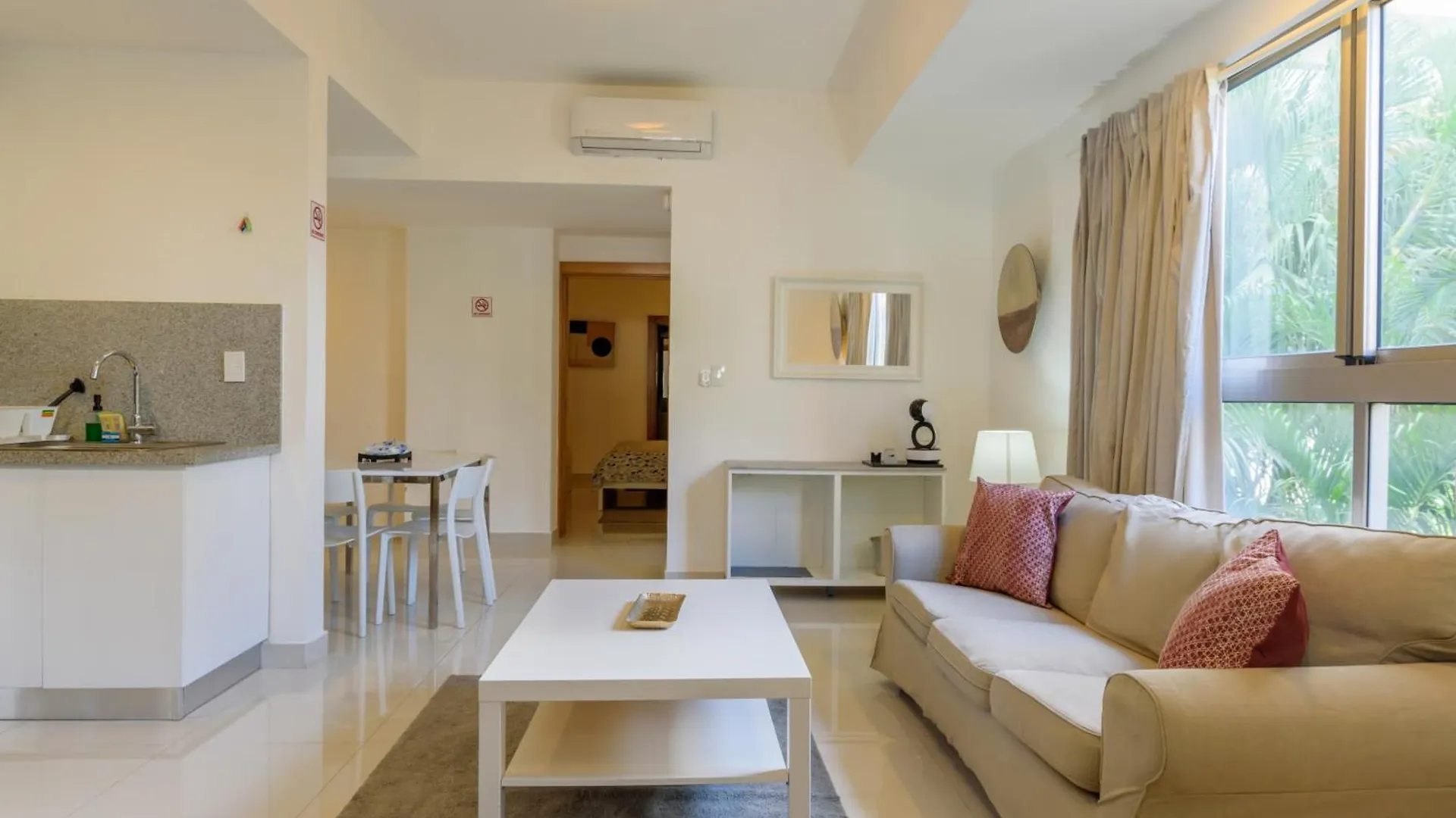 Escape Apartments, Balcony, Pool & Gym In La Julia Santo Domingo República Dominicana