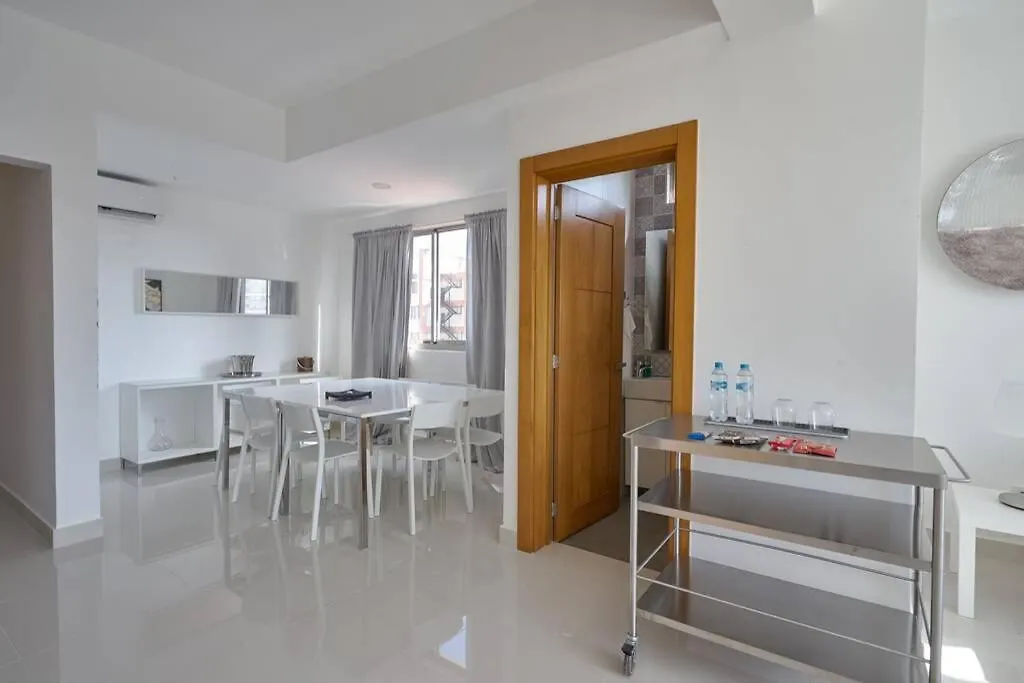 Escape Apartments, Balcony, Pool & Gym In La Julia Σάντο Ντομίγκο