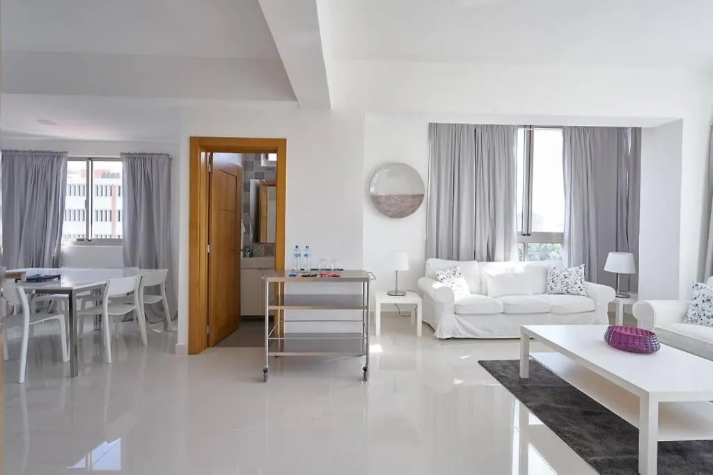 Escape Apartments, Balcony, Pool & Gym In La Julia Santo Domingo República Dominicana