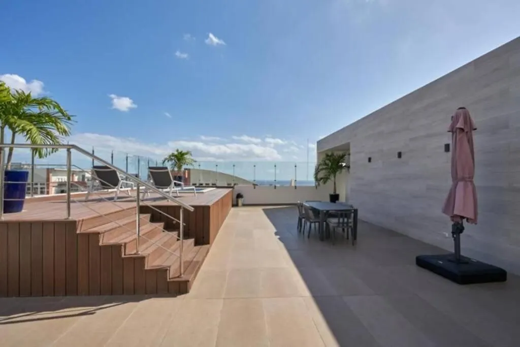 Escape Apartments, Balcony, Pool & Gym In La Julia Santo Domingo